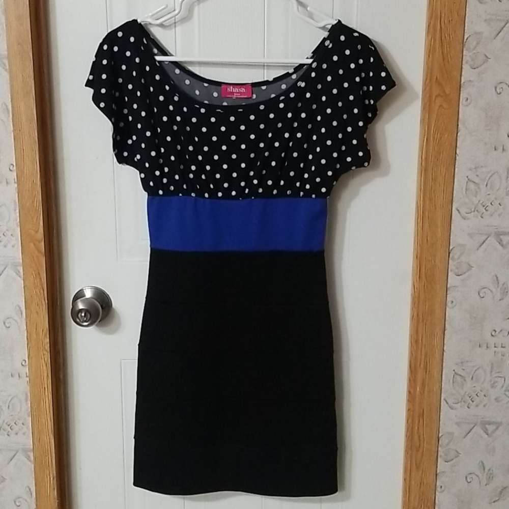 Dress - Picture 2 of 3